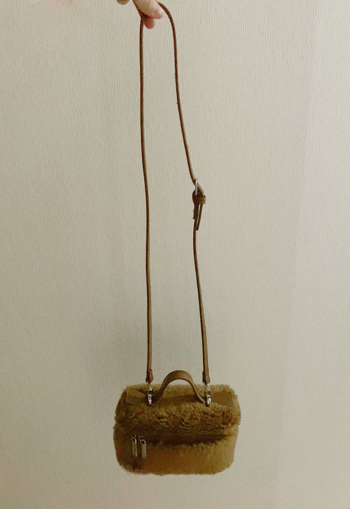 【2つのストーン付き】【リッチマネー】ふわふわソフトミニバッグ (Brown)*