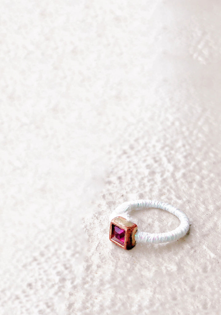 (ミサンガリング) red stone + white new moon quipe ring