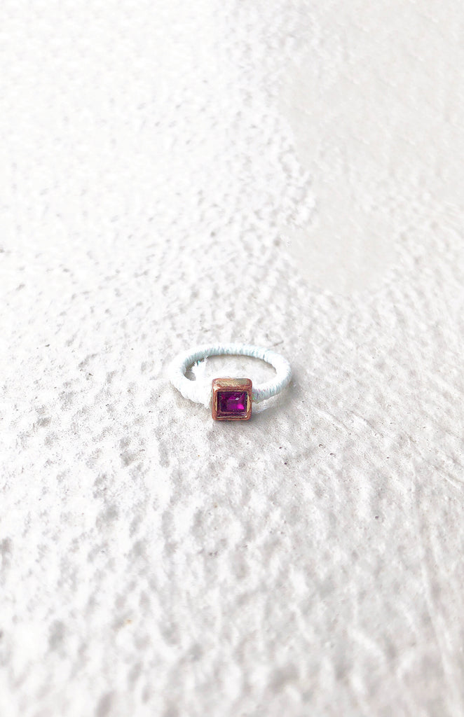 (ミサンガリング) red stone + white new moon quipe ring