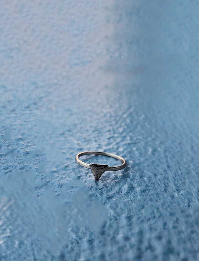 古代エジプトの復縁トライアングルリング( triangle ring )