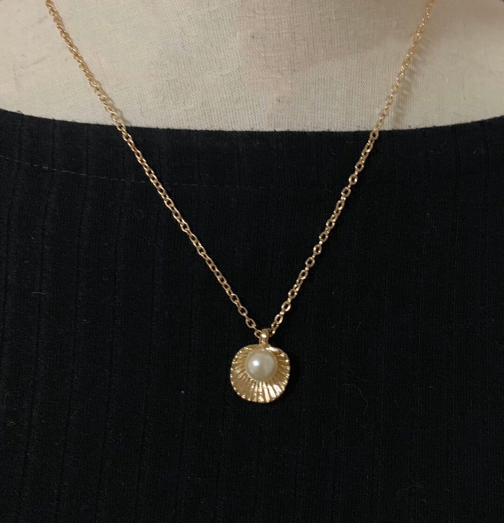 【¥1000オフ】【最後の1点】シェルパールネックレス