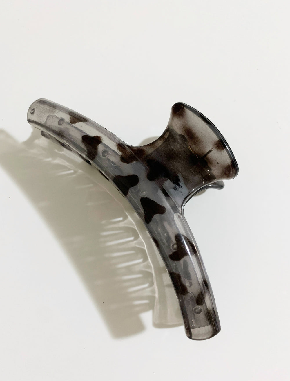 【1点限り】[新月におすすめ]【 黒字 】 ブラックレオパードヘアクリップ*