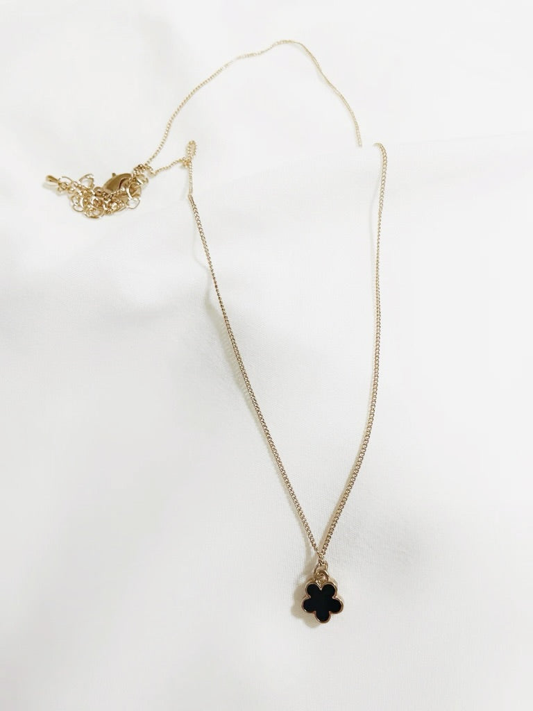 【本命になる】ブラックフラワー・ネックレス*