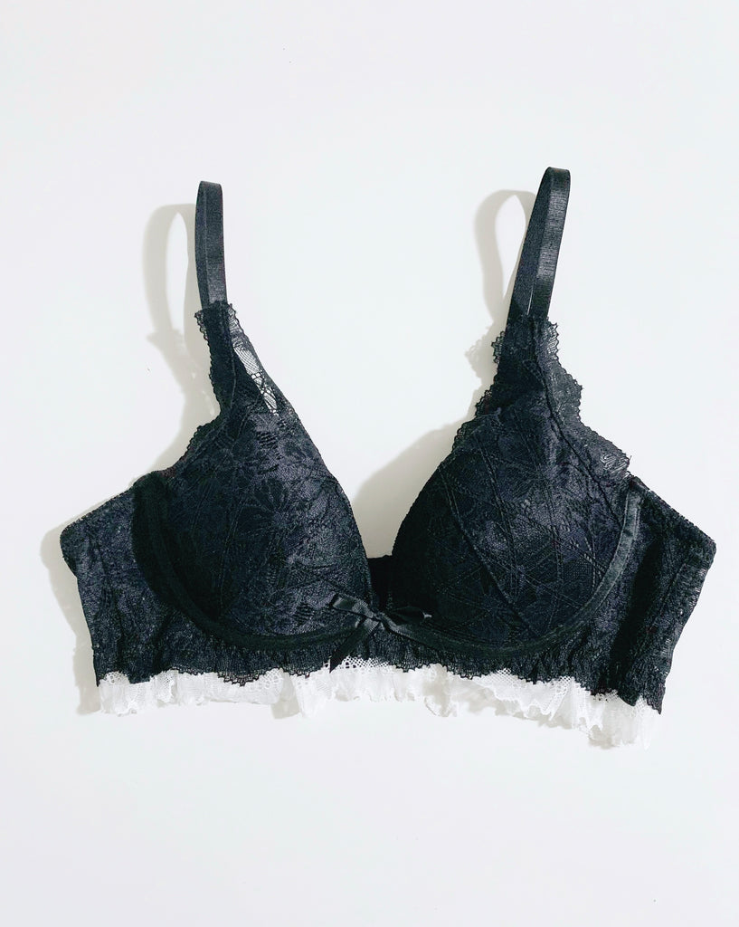 【M】⧫ Black Lace with White Frill Set (Bra + Panty)