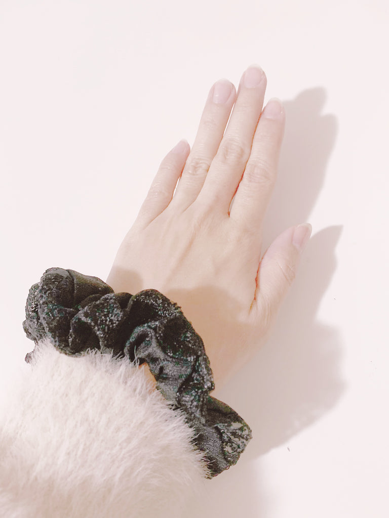 【一粒万倍日】[金運UP] 黒字ブラックシュシュ*
