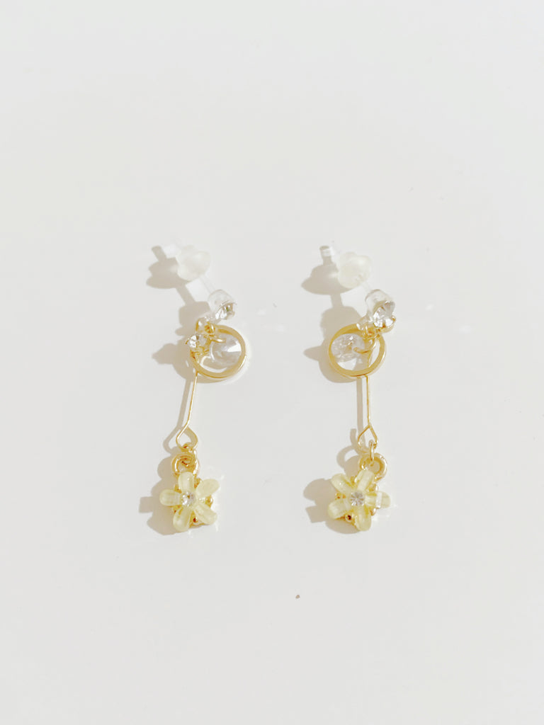 オリンピックセール¥4,990→¥1,111【金運】ムーンフラワーピアス*(diamond)
