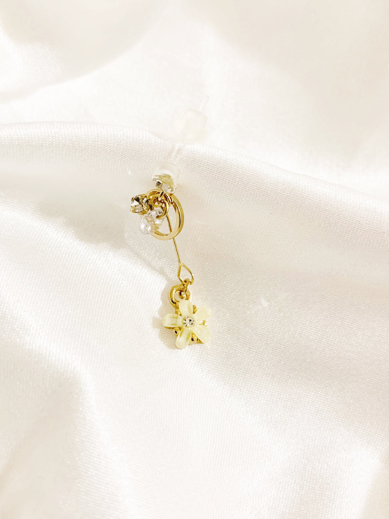 オリンピックセール¥4,990→¥1,111【金運】ムーンフラワーピアス*(diamond)