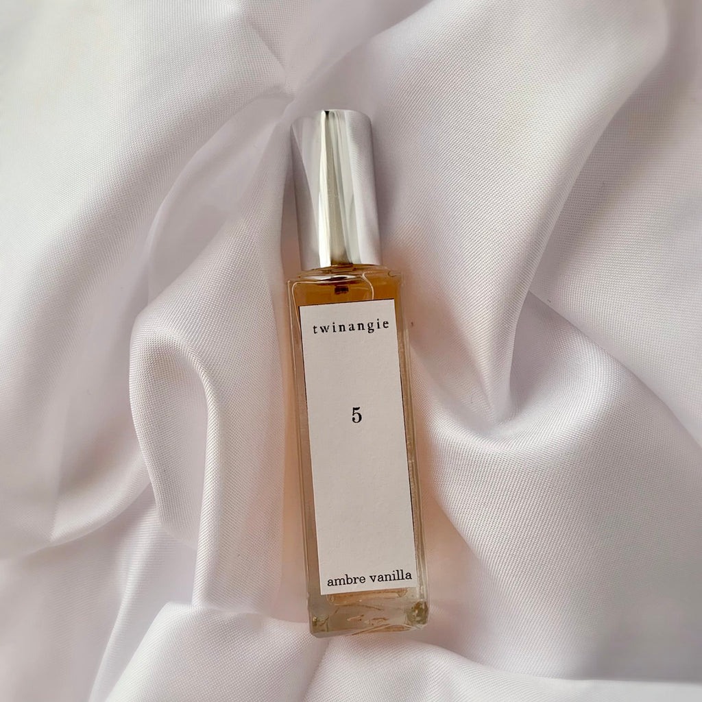 【最後の1本】【媚薬のようにメロメロに】[No.5] love flavor spray  アンバーバニラ
